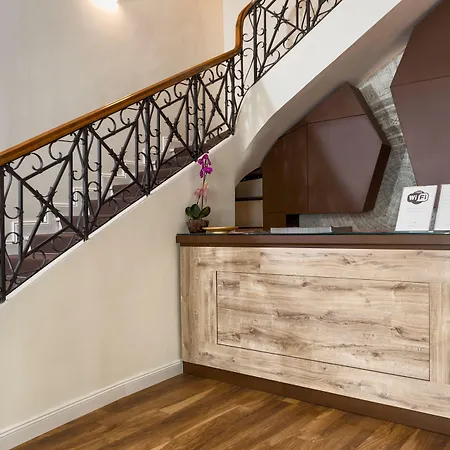 L'obelisque Maison De Luxe Pensionat 4*
